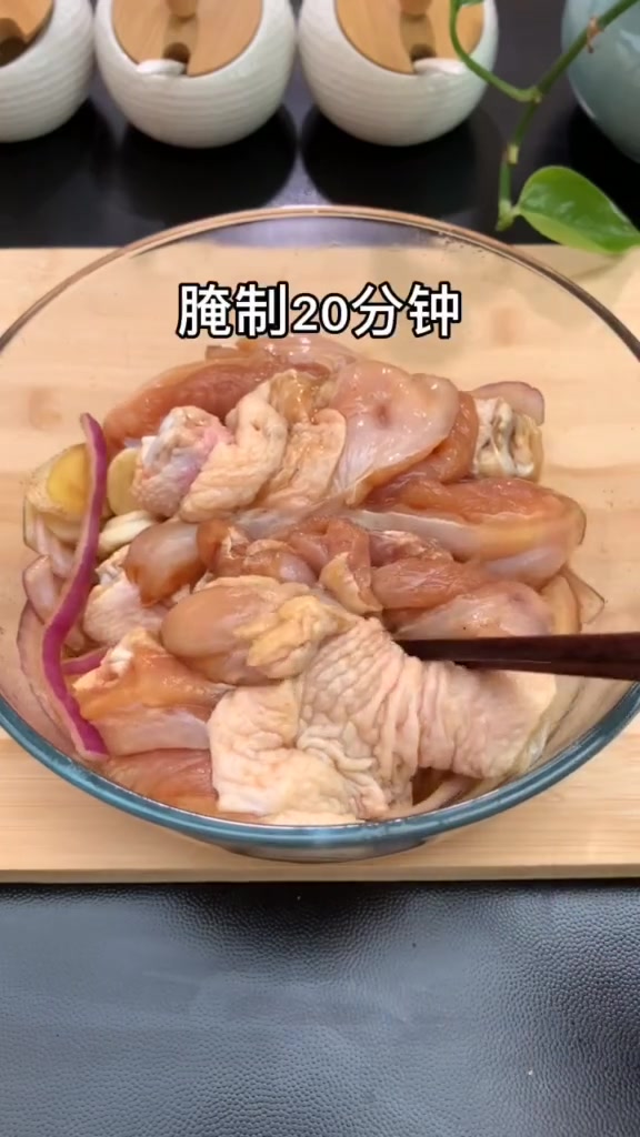 香酥炸鸡腿,外酥里嫩,在家就可以自己做