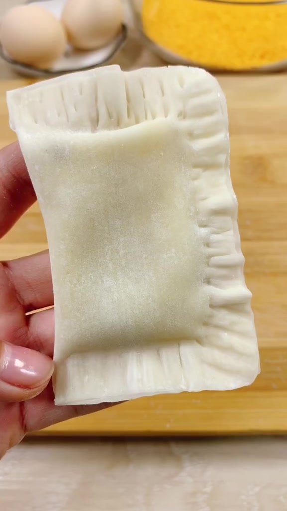 用馄饨皮做香蕉派,外酥里嫩的感觉真的好棒