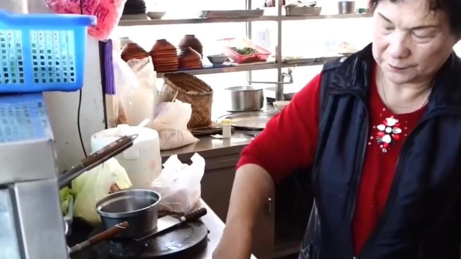 台湾台东,阿嫲古早味米粉面和咸汤圆。#发现美好时光# 