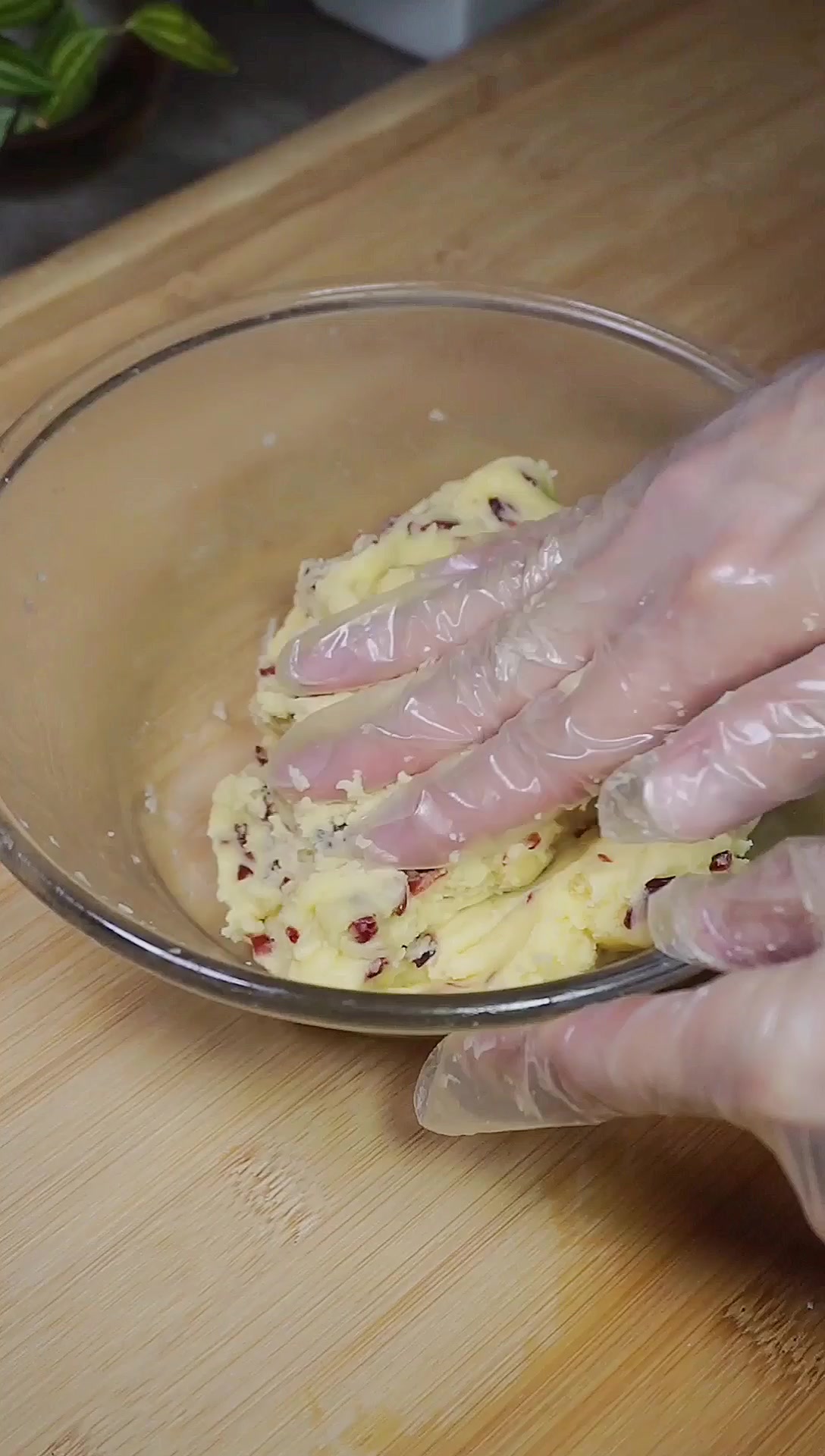 奶香十足,香酥可口的蔓越莓饼干,新手也能成功哦