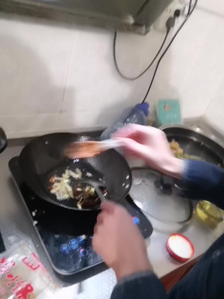 女儿做的豆泡菜麻辣烫