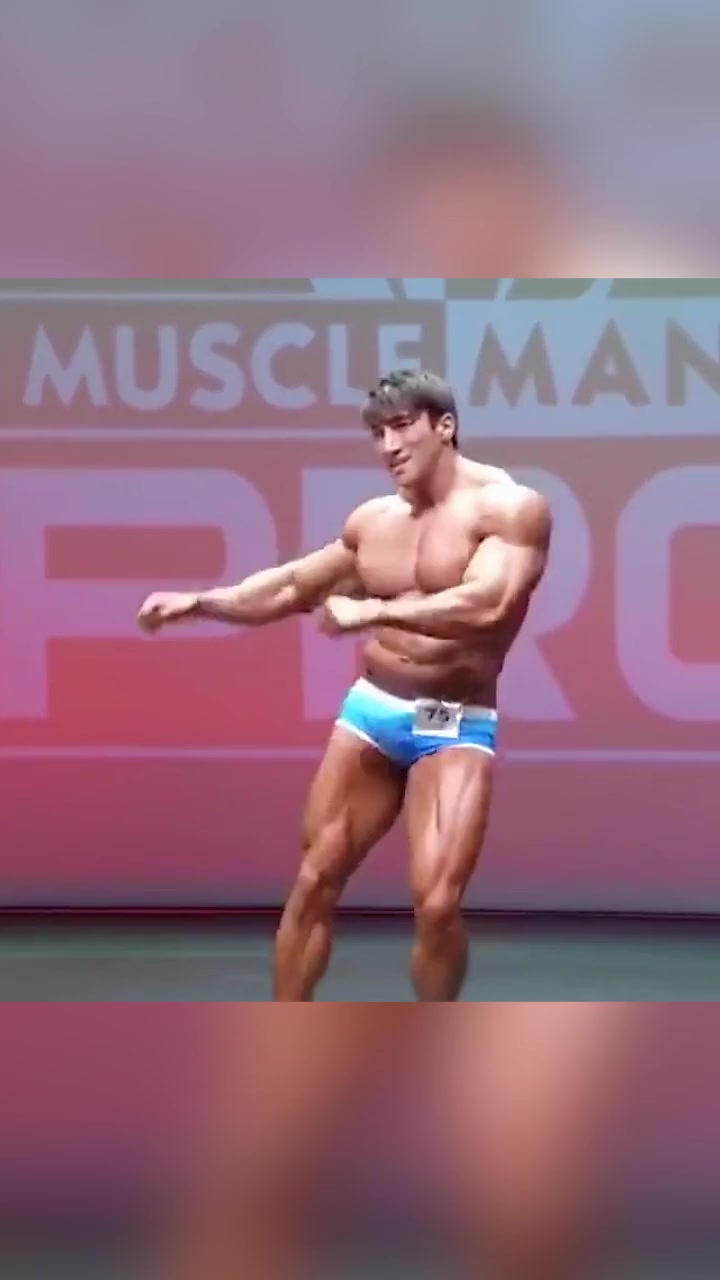 这可能是我见过的最会跳舞的肌肉男了