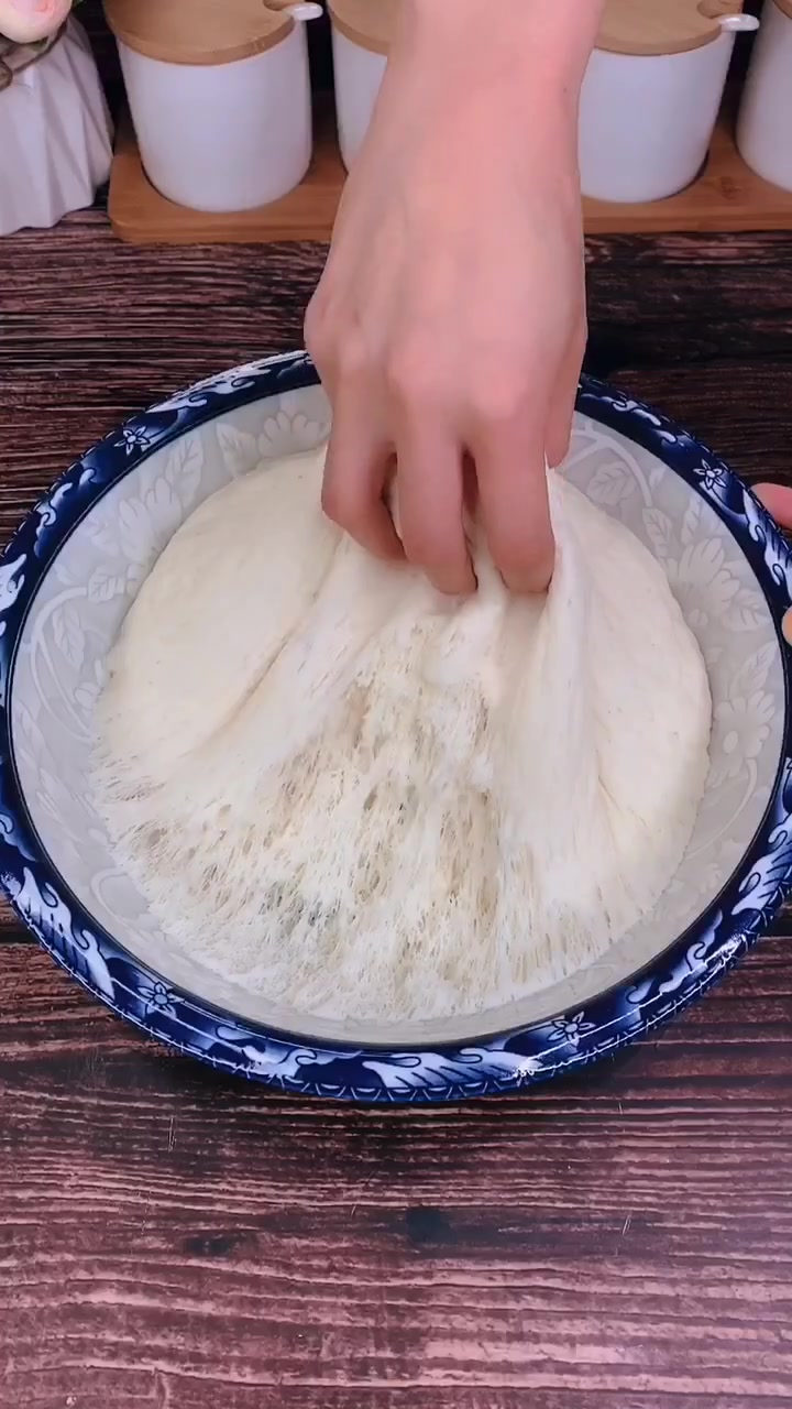 教你制作芝麻烧饼,配方详细做法简单,口感浓香又酥脆