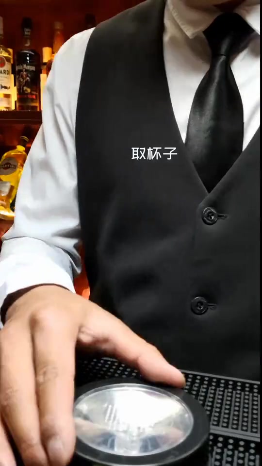 紫罗兰菲兹鸡尾酒教程,带你渡过愉快的周末!