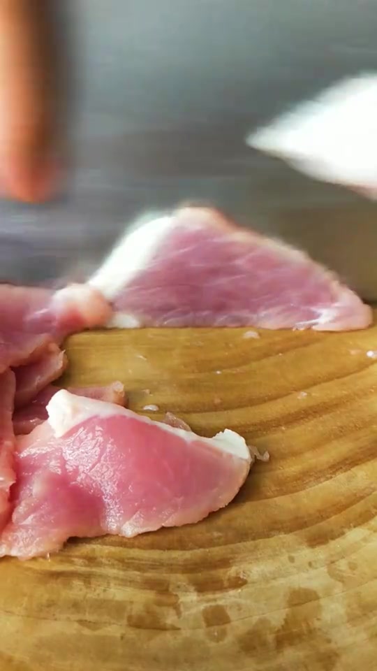 家常小炒“面筋小炒肉”!