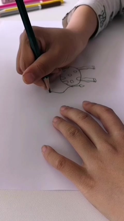 可爱动物系列,呆萌的长劲鹿,儿童彩铅简笔画!