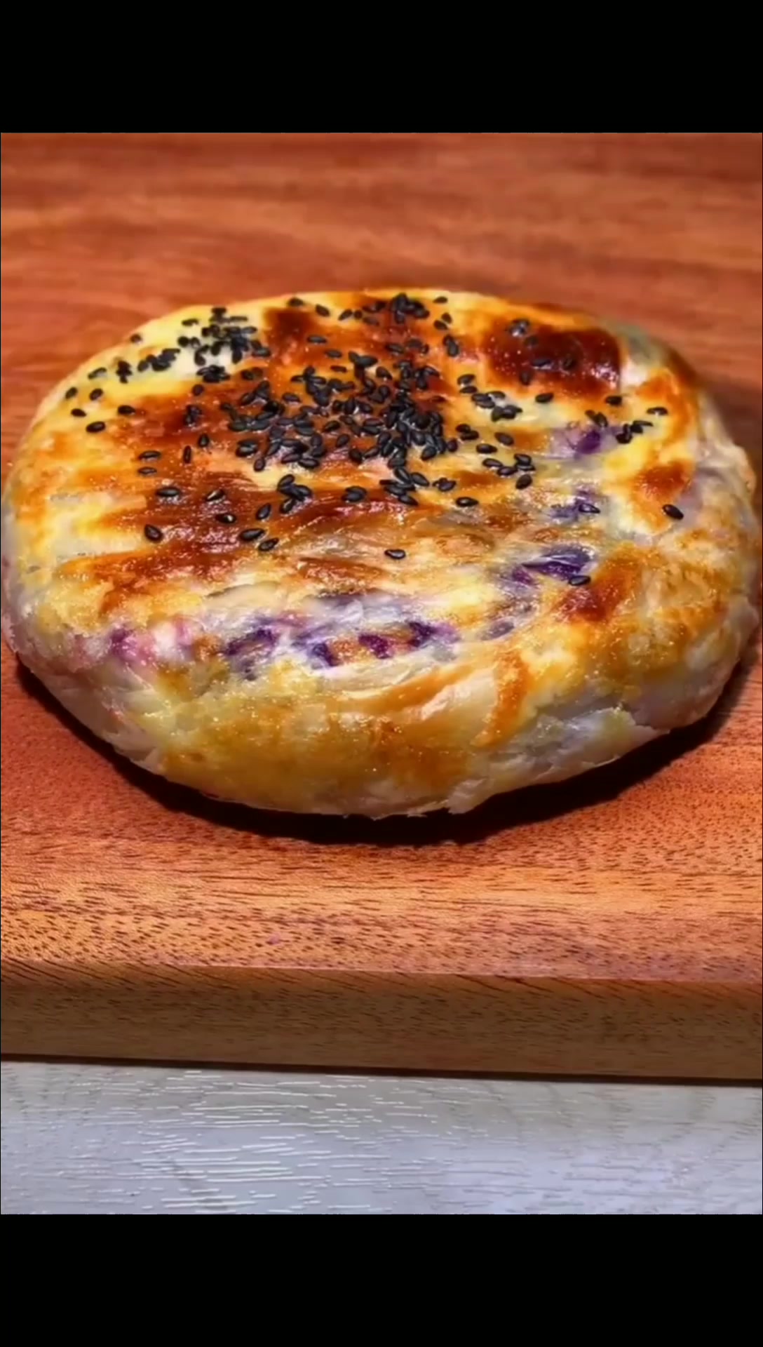 紫薯配上手抓饼,再来点芝士,美味完成,好吃简单,家里人都爱吃