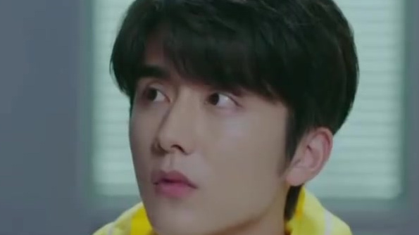 #冰糖炖雪梨# 黎语冰刚要出院没想到俱乐部就已经找了宋安杰代替黎语冰,黎语冰真的接连接受打