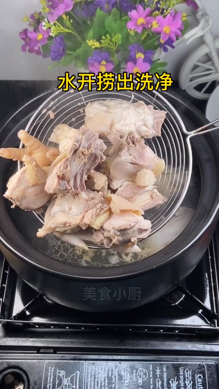 椰子枸杞鸡汤:比初恋还甜,下班回家能喝碗热鸡汤,就是幸福