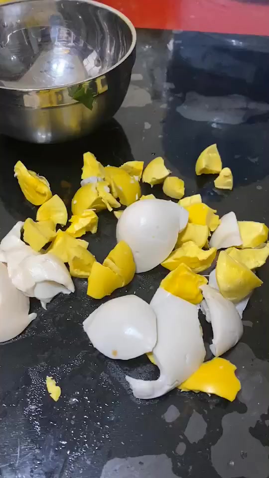 我是买到假鸡蛋了吗?怎么蛋黄是这样的!