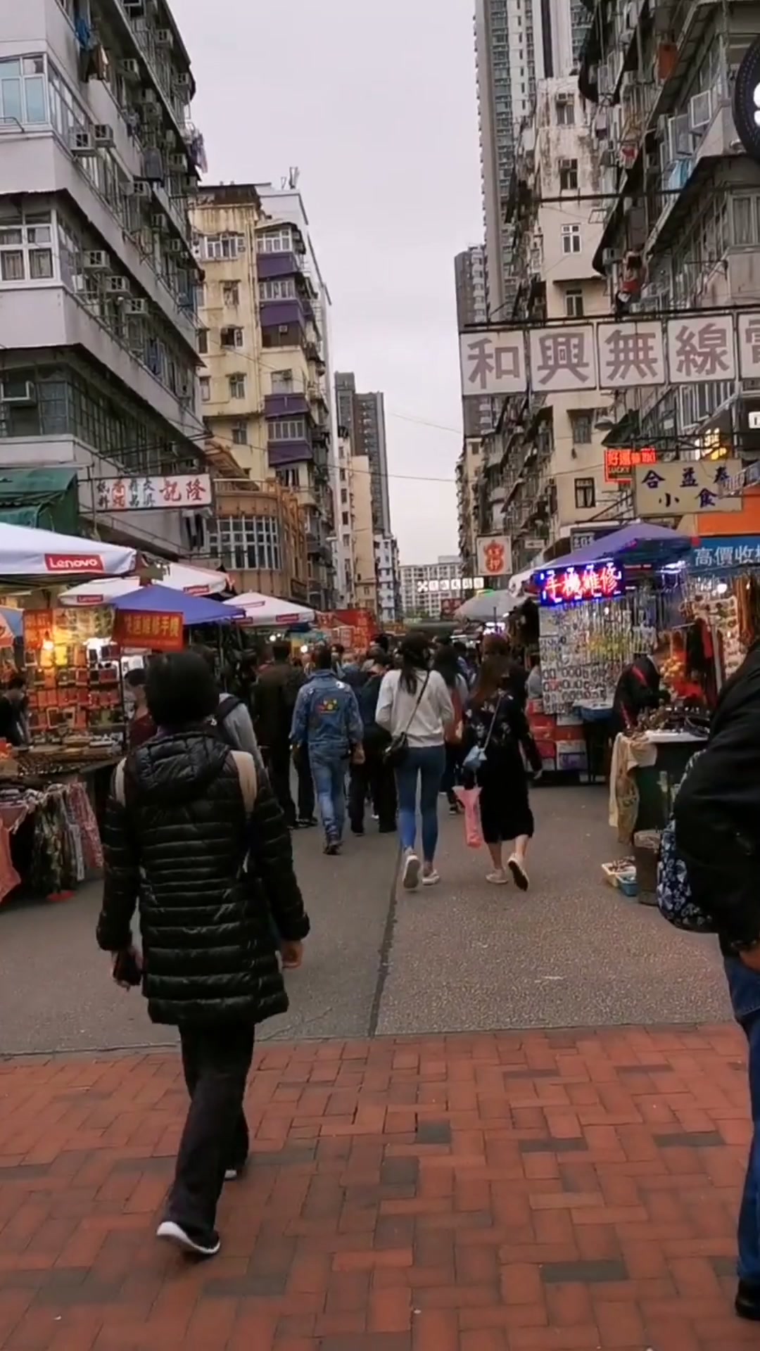 香港鸭寮街以前没来过香港就很向往,现在觉得还是广州好