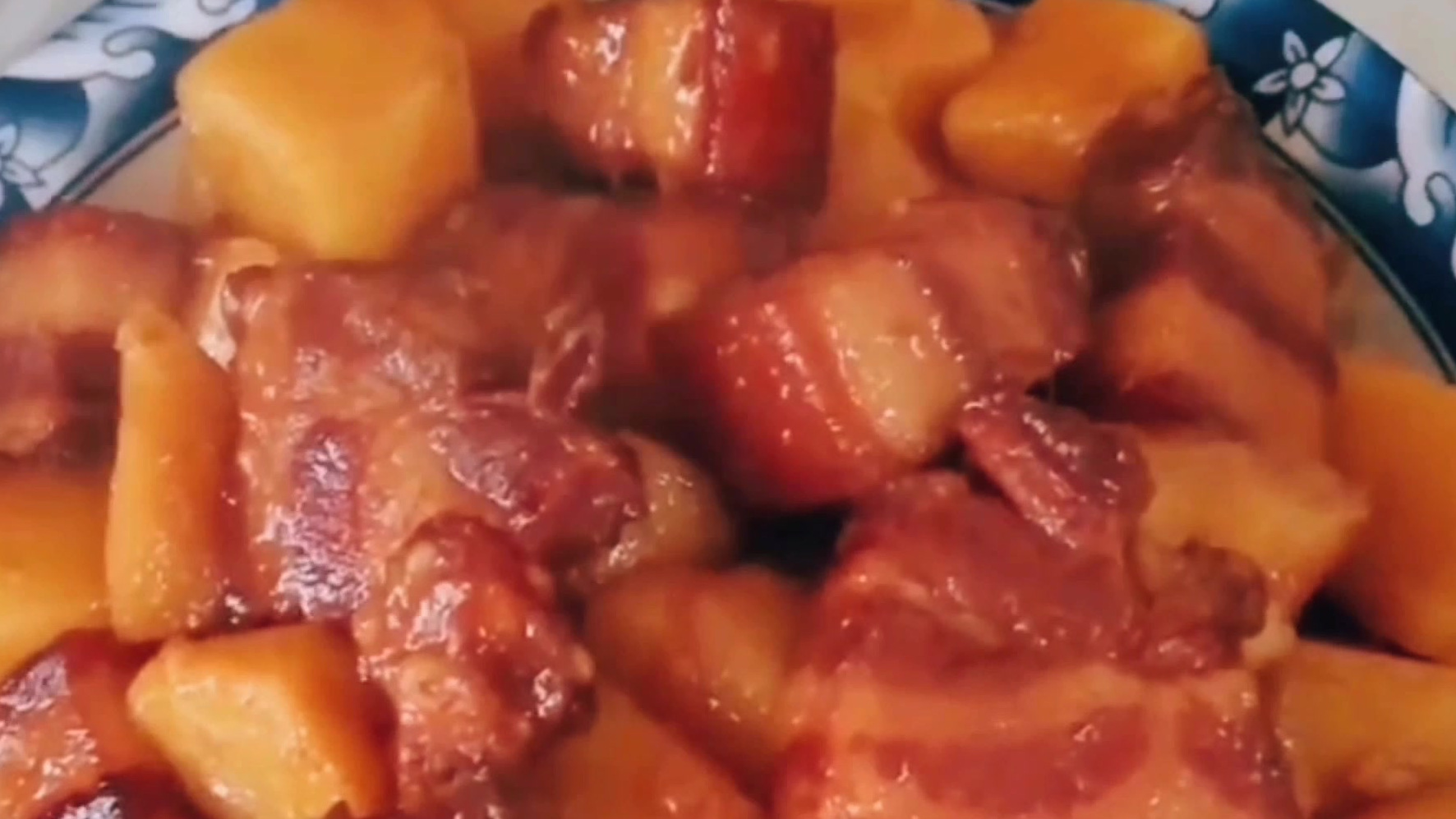 红烧肉炖土豆