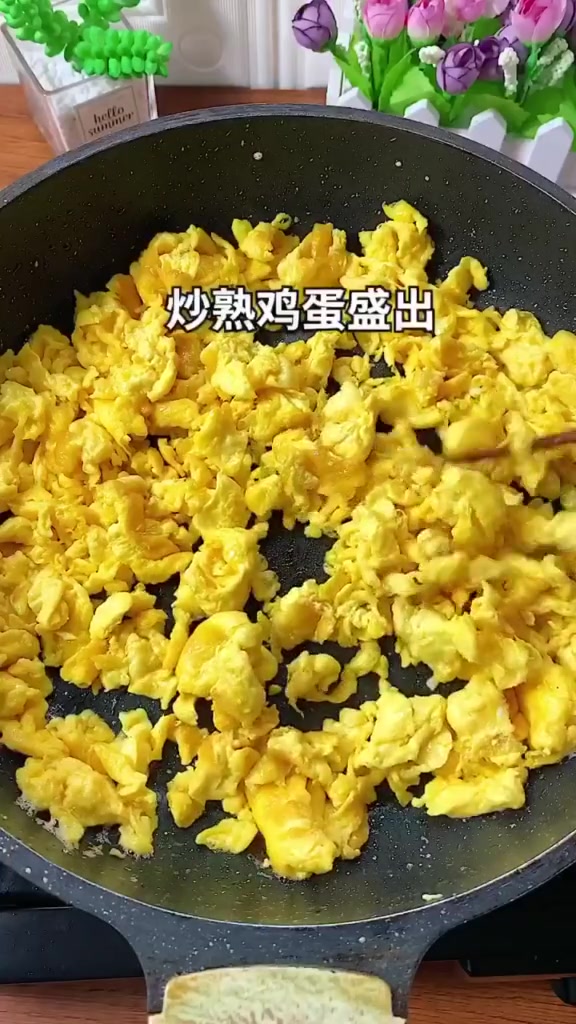 青椒木耳炒鸡蛋,清淡美味又营养,家人都爱吃