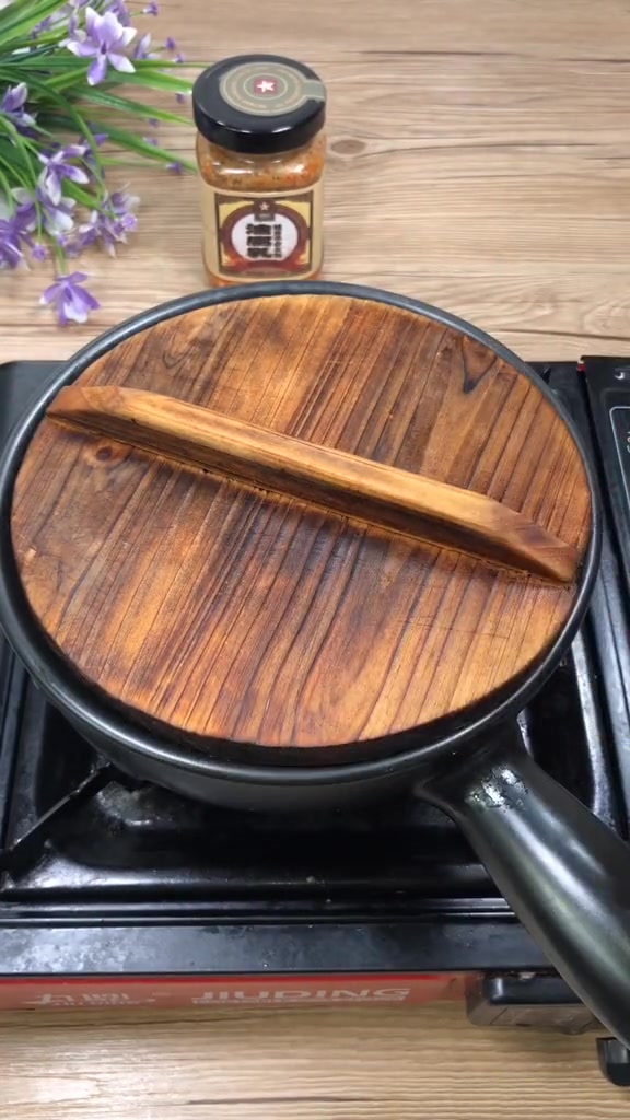 腐乳鸡丝,香辣过瘾,好吃又解馋,方法超简单!
