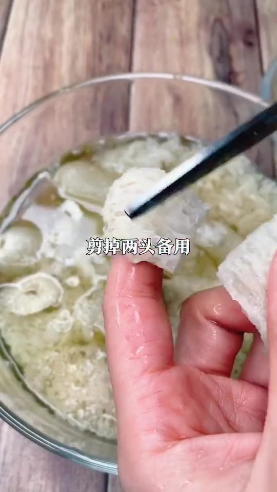 喝汤滋补,竹荪香菇鸡汤,好喝不油腻
