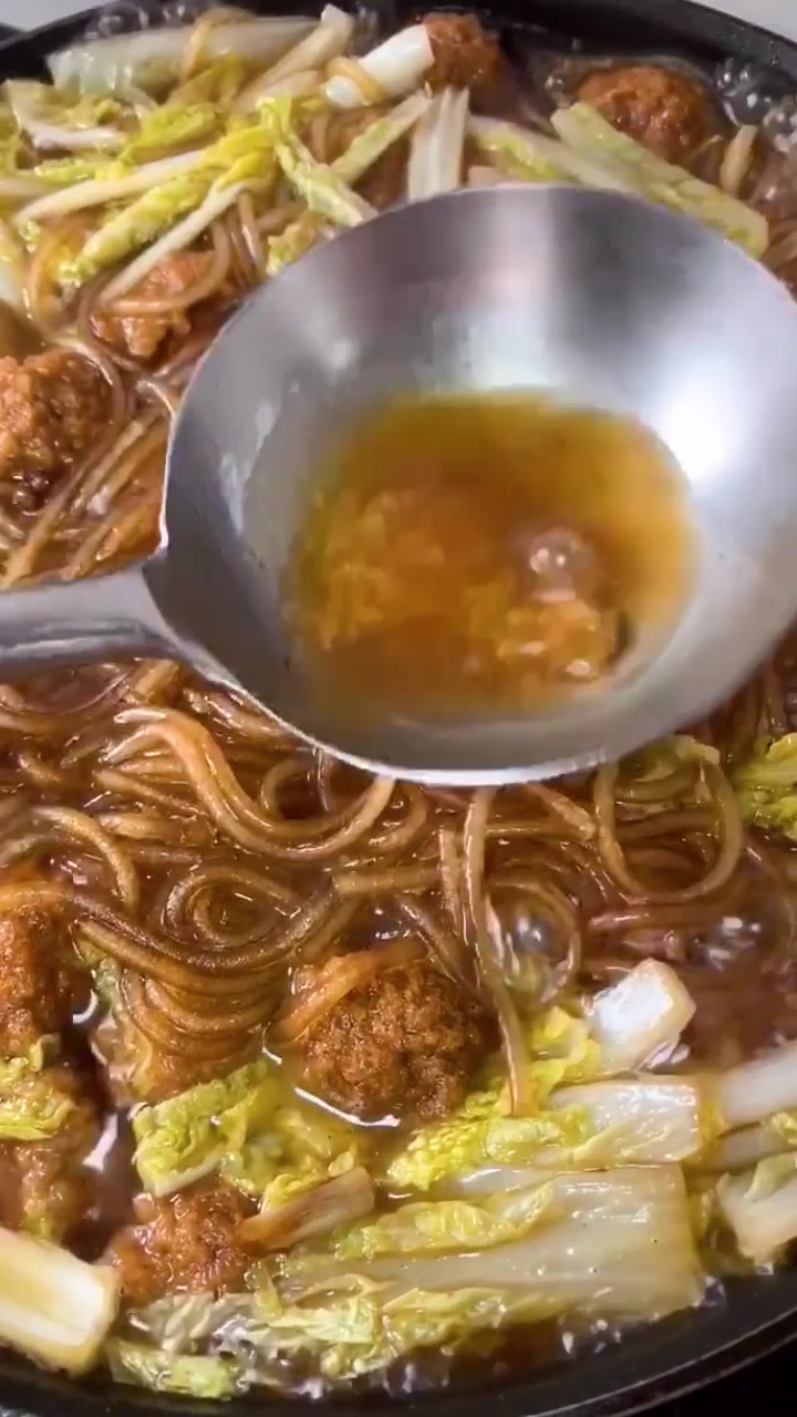 家常白菜粉条炖丸子这样做,家人抢着吃