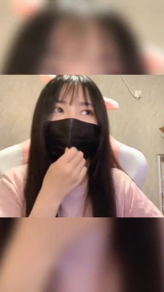团猪死狗在一起了吗?一条小团团露脸直播,力压斗鱼女主播成第一