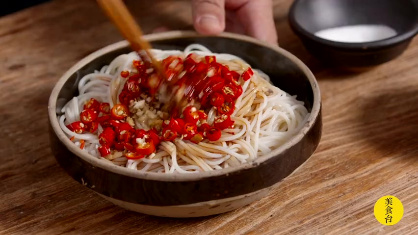 #蛋糕吃出米饭的感觉#【粉蒸鱼肉】在江西兴国,有这么一道风味鲜辣料又足的粉蒸肉,肉是鱼肉,