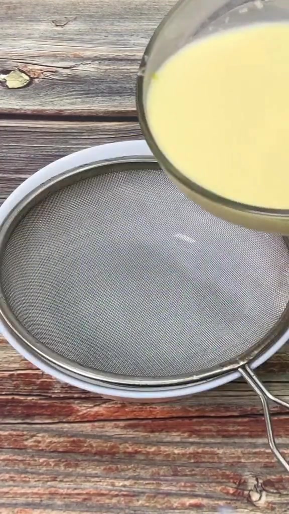 比蛋糕好吃百倍,入口即化,完爆甜品界的奶香布丁!