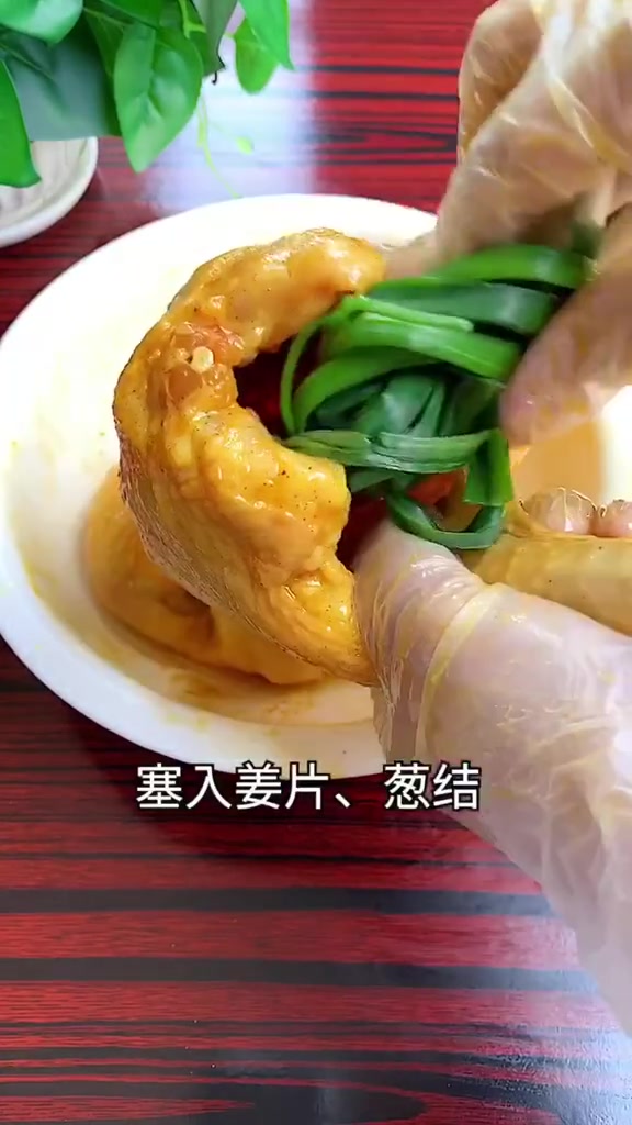 美味的盐焗鸡,在家也能做,简单又好吃,一上桌客人都竖起大拇指