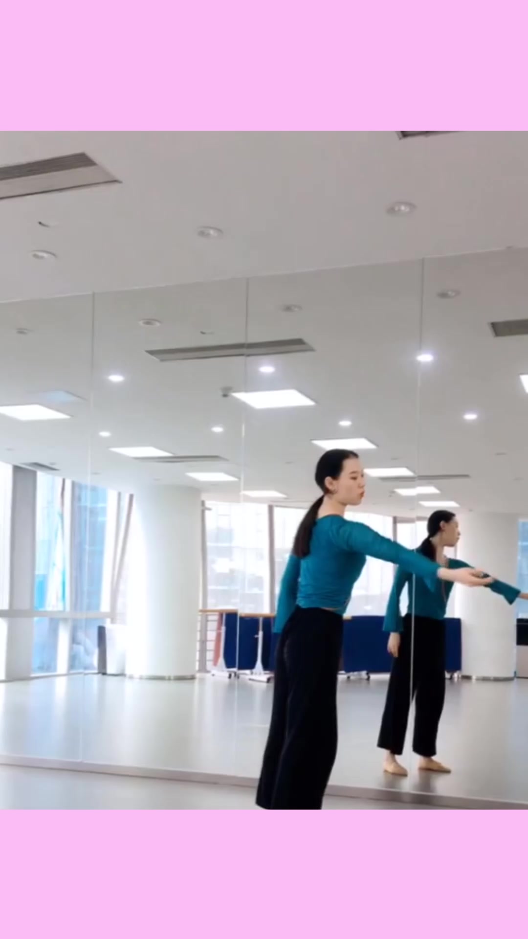 现代舞大鱼梦境跳舞,缝隙里游过凝望你,大鱼海棠大鱼海棠教学