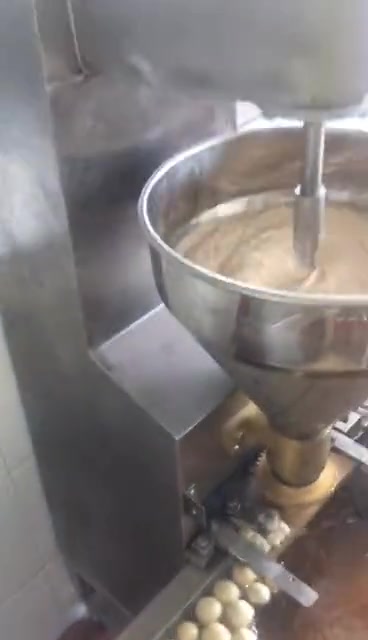 以前只有过年才炸鱼圆,现在生活条件好了想吃就做!