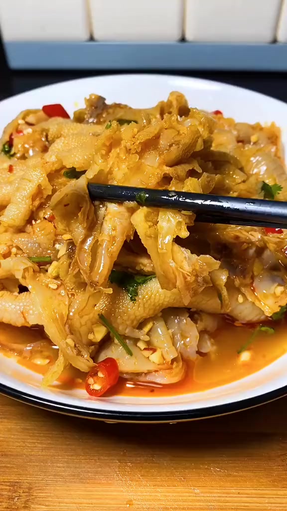 无骨凤爪这样做,好吃麻辣
