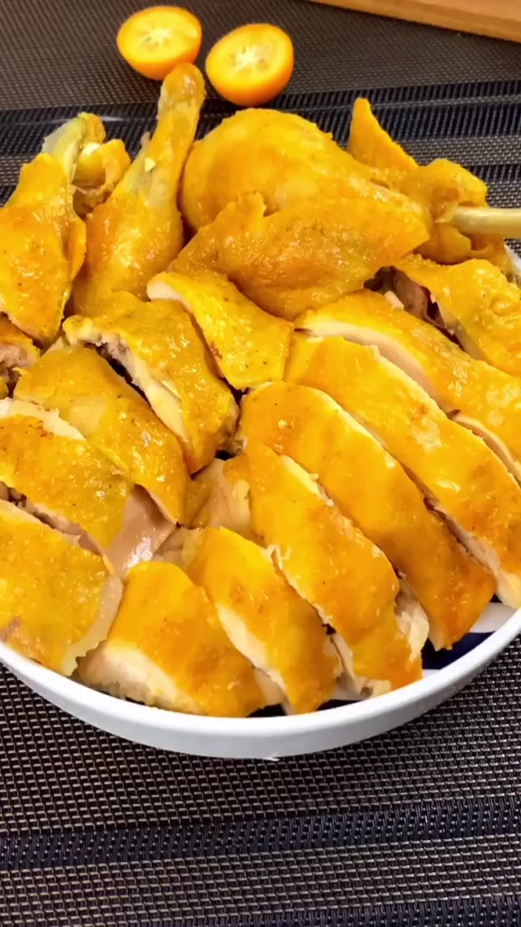 在家就能做好吃的盐焗鸡,做法非常简单,越吃越香!