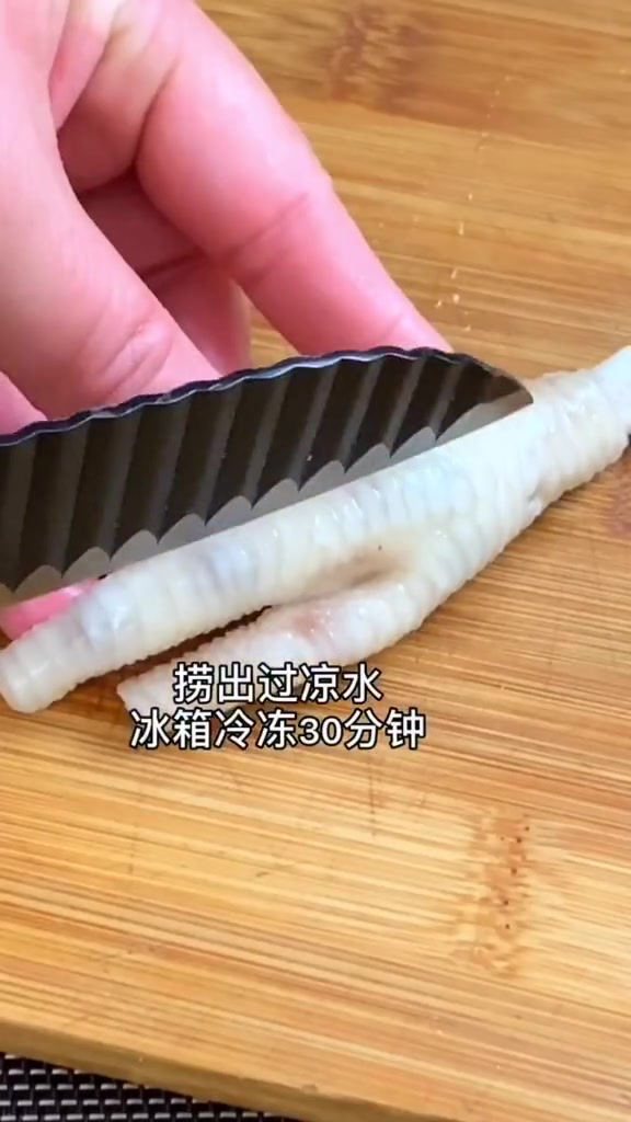 自制无骨凤爪,没有骨头的鸡爪,一口一只,酸辣脆爽!