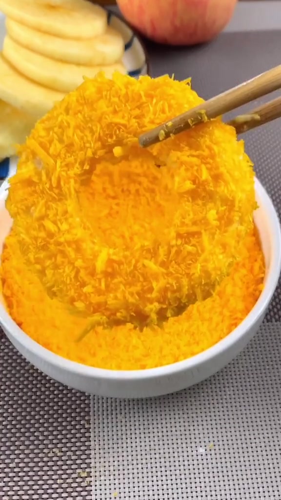 大开眼界的苹果范甜甜圈,面包糠油炸真香!