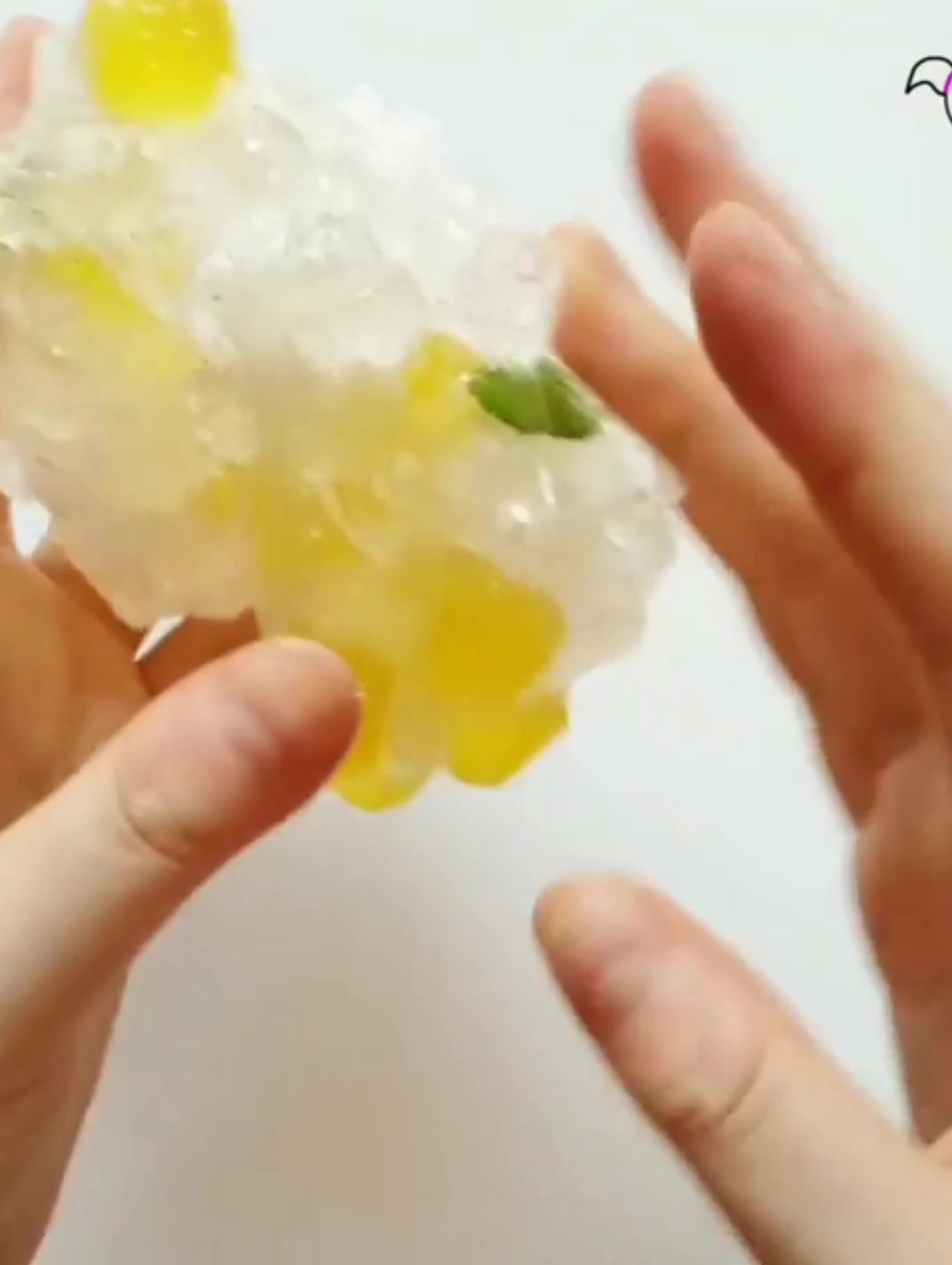 菠萝硬糖气泡水,炸耳声解压一级棒