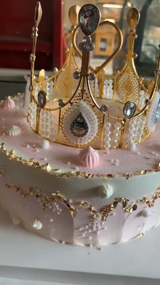 网红皇冠蛋糕,送女朋友,送爱人,送妈妈,都是不错的选择