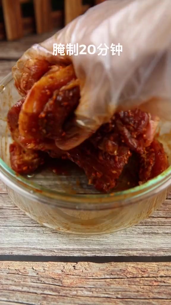 这才是真正的家庭版电饭锅叉烧肉,做法超级简单,我先收藏了!