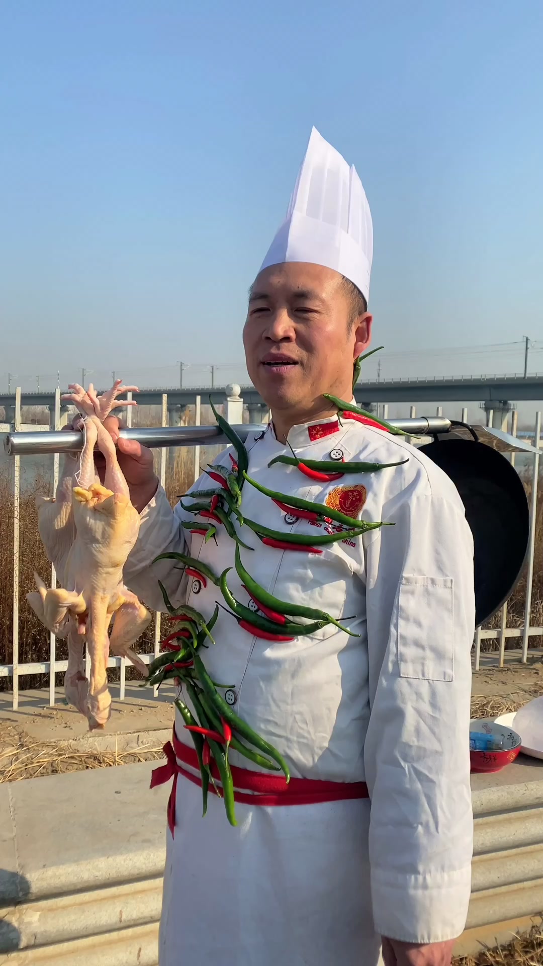 山东沂蒙山辣子炒鸡,汤汁浓郁、肉质弹韧、鸡肉不老不嫩,真香!