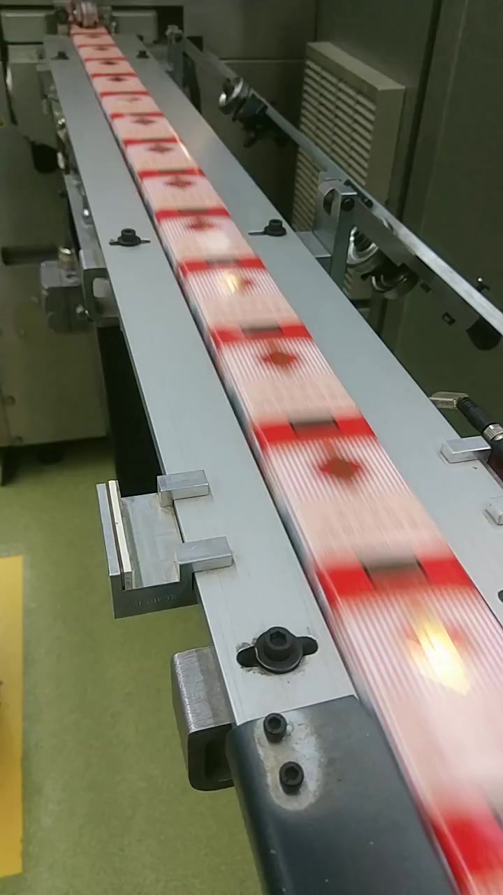 烟厂同事发来一段视频,没想到香烟是这样制作的,长见识了!