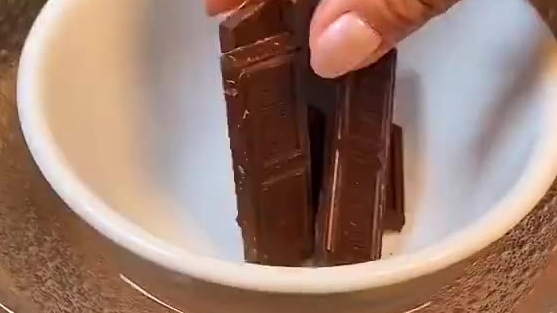 这样的手抓饼你吃过没?用手抓饼教大家做简易网红脏脏包,没想到这么简单,味道和外观近乎完全还