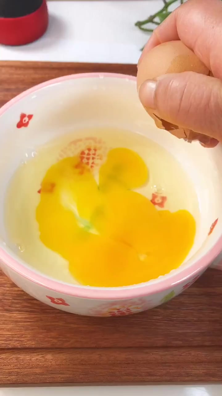 吐司片的新做法,新手也能轻松制作,隔着老远就能闻到味道