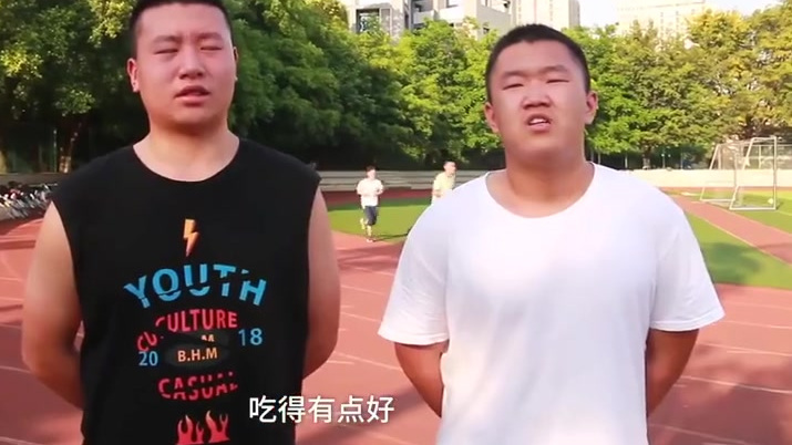 【体育生开学胖了20斤,教练不敢相认:魔鬼加练安排了[捂脸]】4月27日,重庆两江中学的体