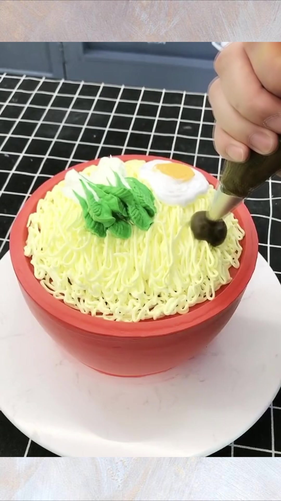 长寿面碗面生日蛋糕,为母亲量身定做,感觉她肯定很喜欢!