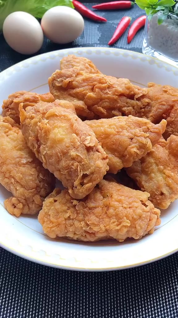 您知道炸鸡翅吃怎么做才好吃吗?很多人第一步就做错了
