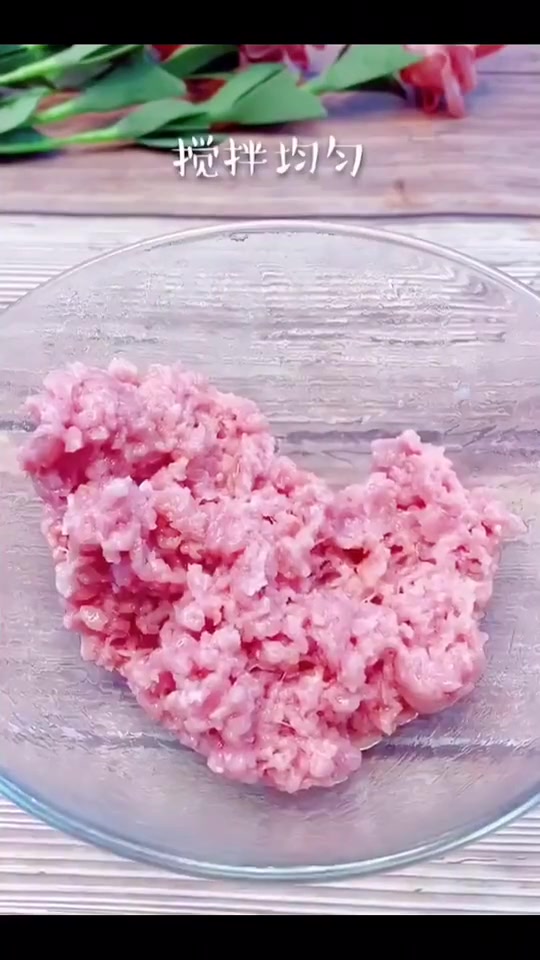 芹菜瘦肉粥来喽,开启营养早餐 模式,营养又好喝!