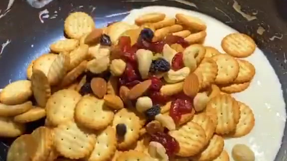 #美食# 【雪花酥】网红小零食,零失败比例和做法,超级好吃,美食get√