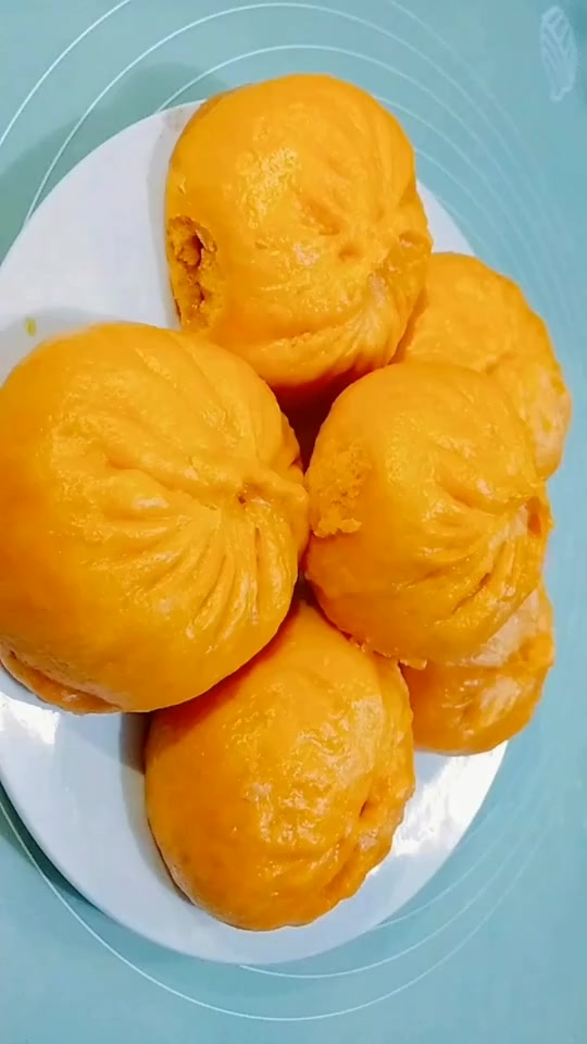 不加一滴水做南瓜大包子鲜香味美