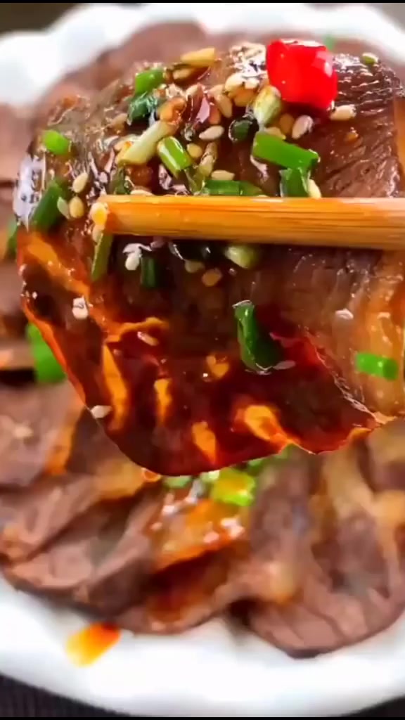 「卤牛肉」牛肉最好吃的做法,肉质鲜嫩,好吃到舔手指