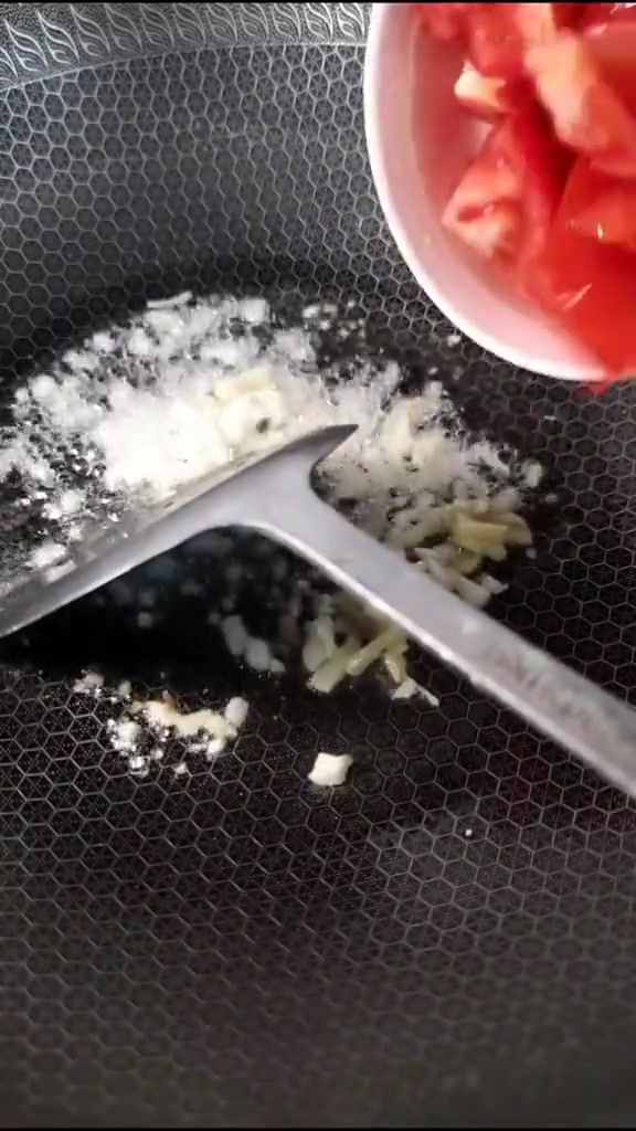 天太热没胃口怎么办?那就做酸汤肥牛土豆粉吧,绝对开胃下饭