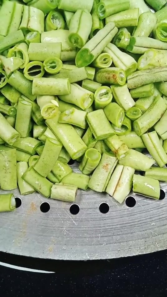 土豆芸豆这样做,不加一块肉却比肉还好吃,孩子可爱吃啦!