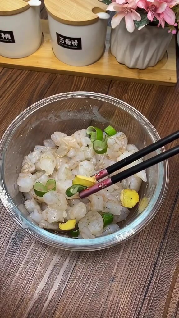 黄瓜虾仁水饺,满足了的味蕾,鲜香味美!吃一口回味无穷哦!