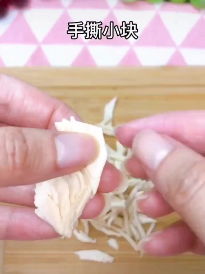 10月龄宝宝辅食“补钙胚芽米鸡肉粥”