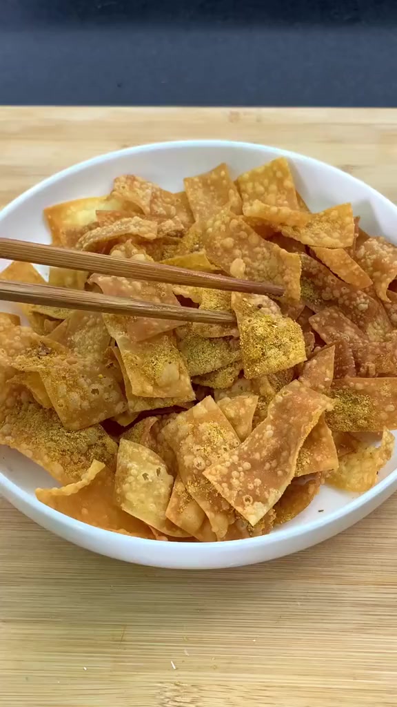 包馄饨多出的馄饨皮,不要浪费哦,这样做隔壁小孩又被馋哭了!