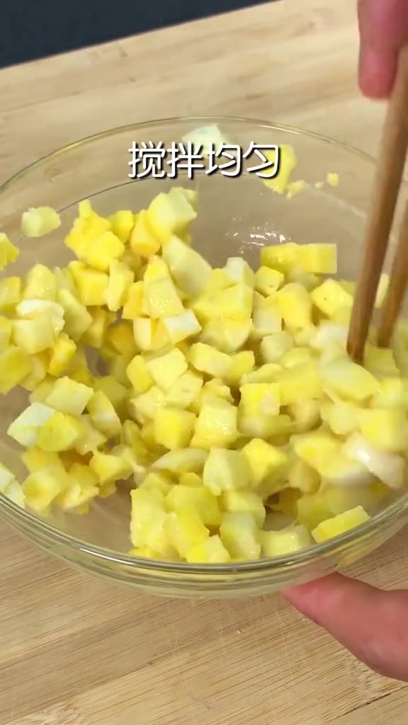 馒头做的披萨你吃过没,不用烤箱,一个平底锅就能搞定!